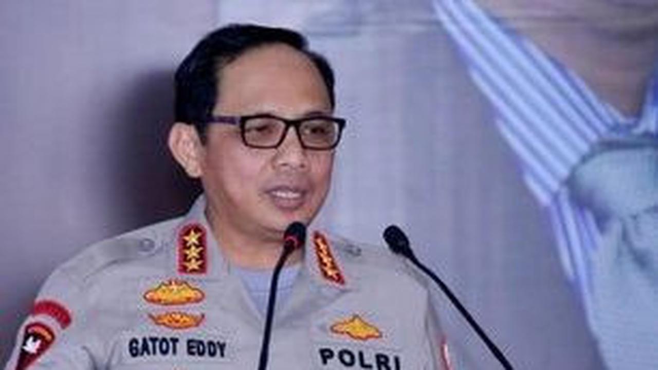 Sekjen PDI Perjuangan Hasto Kristiyanto memberikan keterangan tentang bergabungnya mantan Wakapolri Komjen Pol (Purn) Gatot Eddy Pramono ke Tim Pemenangan Ganjar Pranowo di Pilpres 2024 nanti.