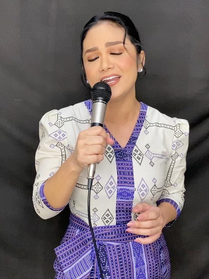 Krisdayanti Makin Rajin Perkenalkan Kain Adat Timor Leste Lifestyle Liputan6 Com