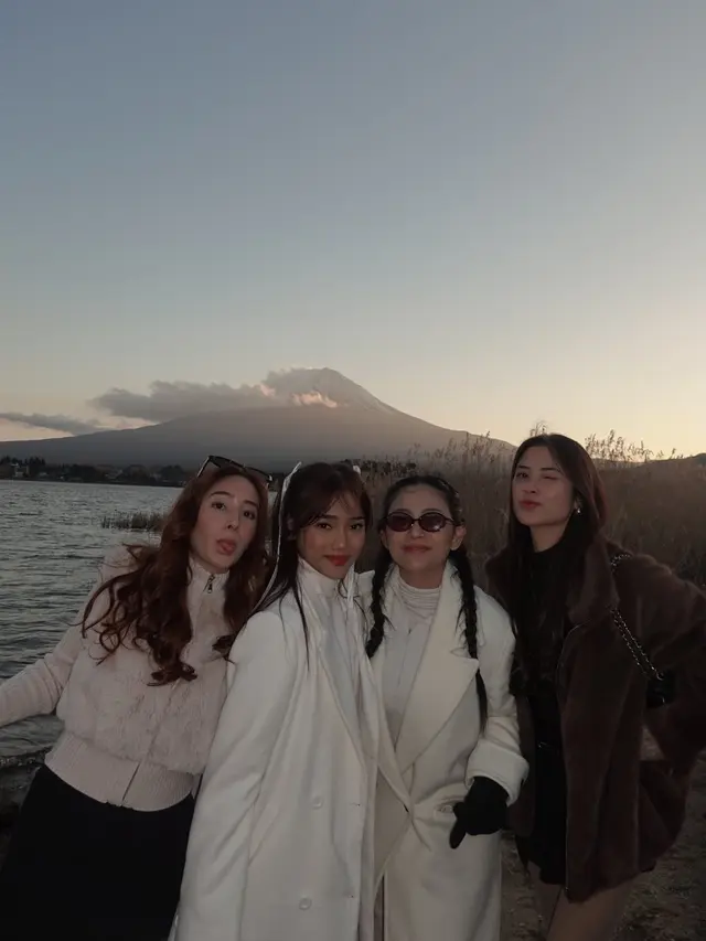 Liburan Bareng ke Jepang, Geng Rachel Vennya dan Fuji Disebut Punya Vibes Wanita Mahal