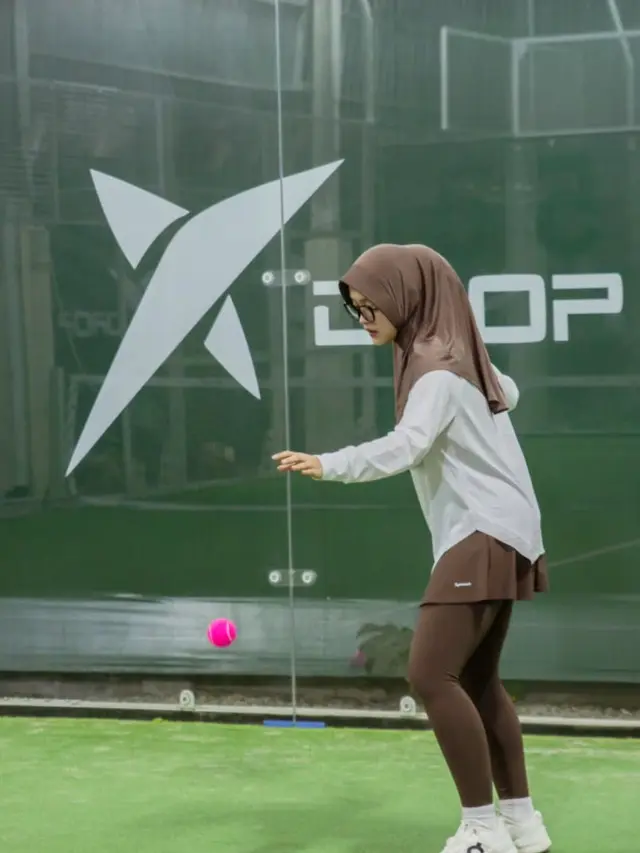 Putri Delina olahraga padel (Foto: Instagram @putridelinaa)