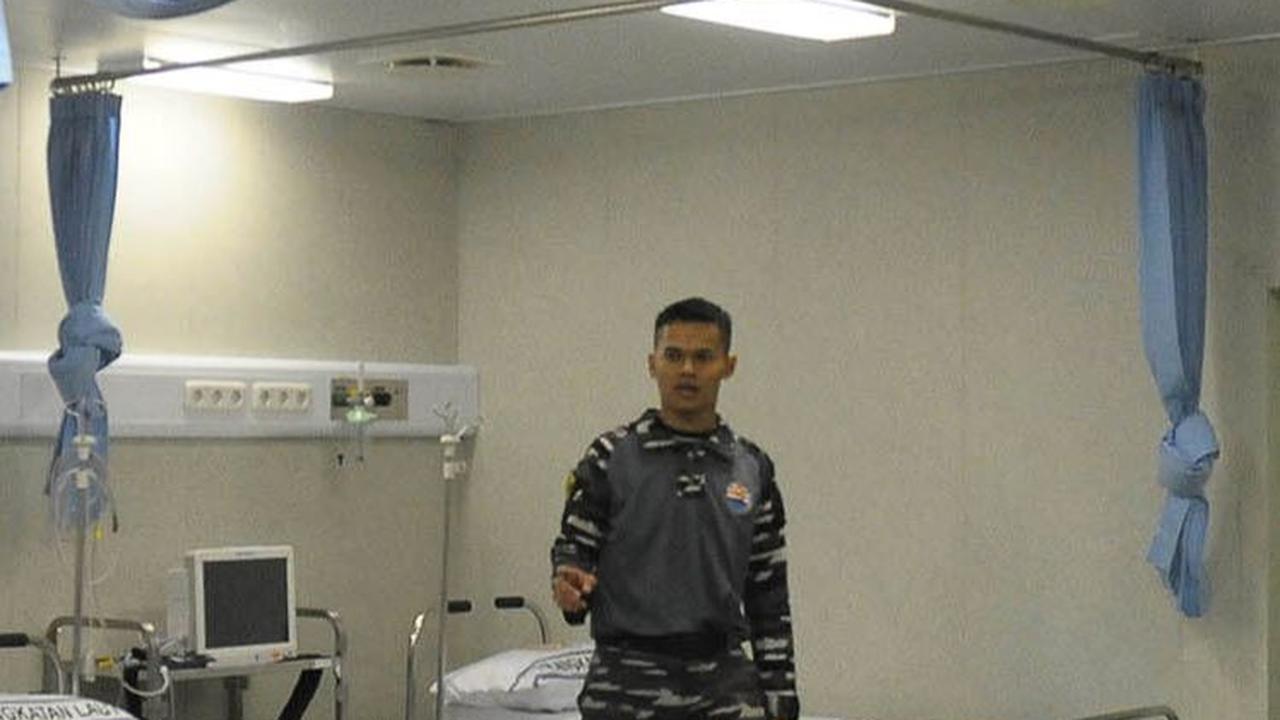 KRI dr. Radjiman Wedyodiningrat-992 akan mengangkut bantuan yang dihimpun TNI AL sejak sebulan lalu dan melakukan pelayanan kesehatan untuk rakyat Palestina di Jalur Gaza.<br>
