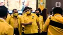 Ketum Partai Golkar Airlangga Hartarto saat menghadiri bimbingan teknis pilkada serentak 2020 di Jakarta, Minggu (30/8/2020). Bimbingan teknis dihadiri pimpinan DPRD dan Ketua Fraksi Partai Golkar untuk wilayah Sumatera II, Papua dan Papua Barat. (Liputan6.com/Johan Tallo)