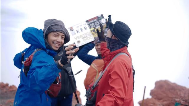 Fiersa Besari di Puncak Gunung