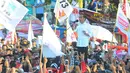 Capres 01 Joko Widodo memberi sambutan saat kampanye terbuka di Indramayu, Jawa Barat, Jumat (5/4). Dalam sambutannya Jokowi berjanji menjaga Indramayu sebagai lumbung padi nasional. (Liputan6.com/Angga Yuniar)