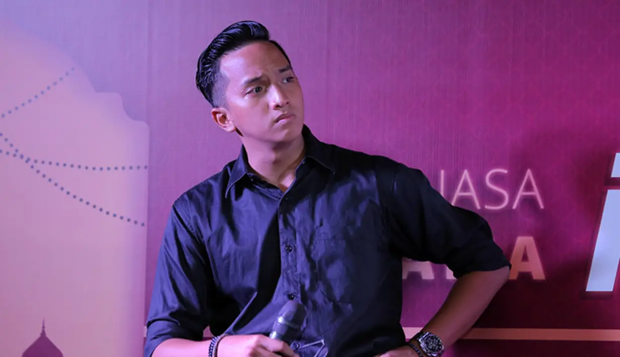 Menurutnya, pembajakan harus dilawan dengan sebuah konten yang menawarkan harga yang lebih murah atau malah gratis. Seperti ketika filmnya, Susah Sinyal yang akan hadir di iflix dan bisa dinikmati secara gratis. (Deki Prayoga/Bintang.com)