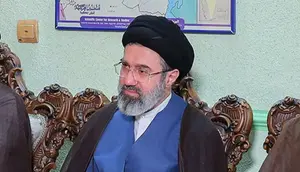Pemimpin Tertinggi Iran Bersumpah Balas Kematian Ayahnya