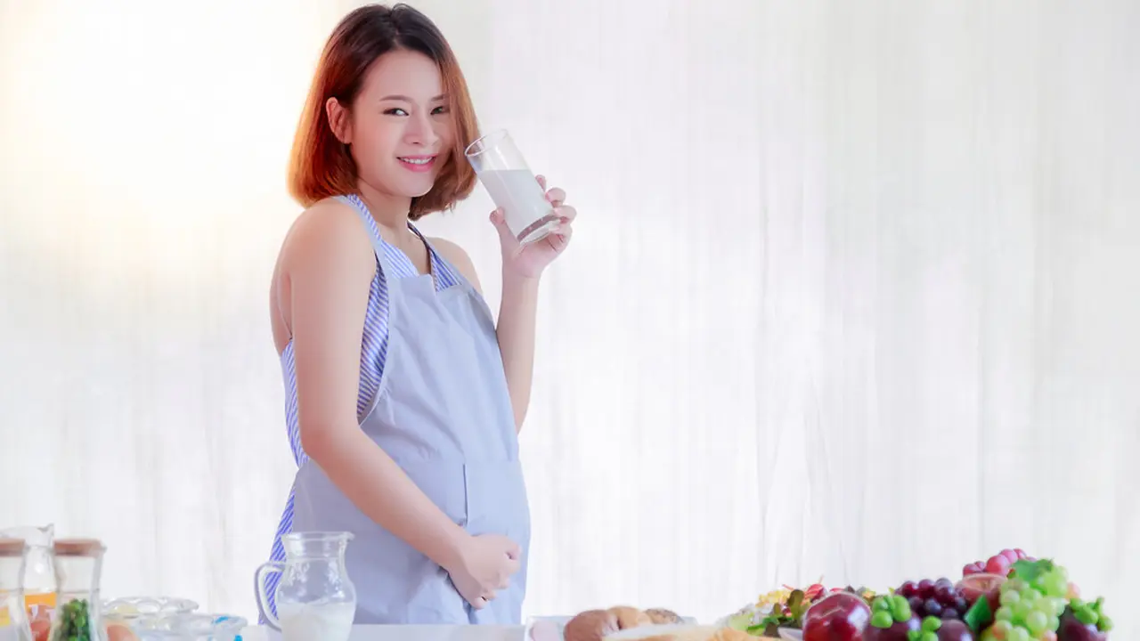 3 Cara Memenuhi Kebutuhan Nutrisi Sejak Awal Kehamilan Hingga Menyusui