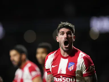 Gelandang Atletico Madrid Rodrigo De Paul merayakan gol kedua timnya yang dicetak ke gawang Cadiz pada jornada ke-28 Liga Spanyol di Stadion Wanda Metropolitano, Sabtu (12/3/2022) dini hari WIB. Atletico Madrid sukses meraih kemenangan 2-1 atas tamunya Cadiz. (AP Photo/Manu Fernandez)