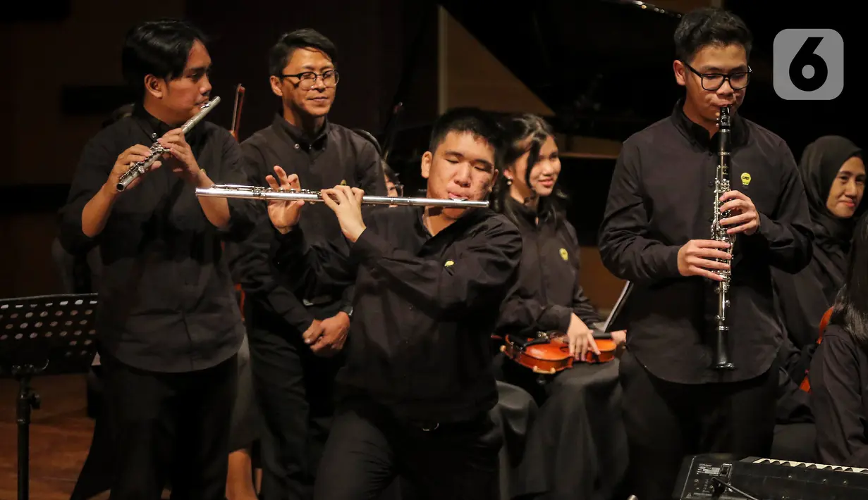 Addie MS sendiri merasa senang terlibat dalam konser A Night of Light. Konser tersebut dirasakan ayah Kevin Aprillio itu beda dari yang selama ini dijalaninya, karena butuh kesabaran terutama dalam mengarahkan anak-anak berkebutuhan khusus yang terlibat. (Liputan6.com/Angga Yuniar)