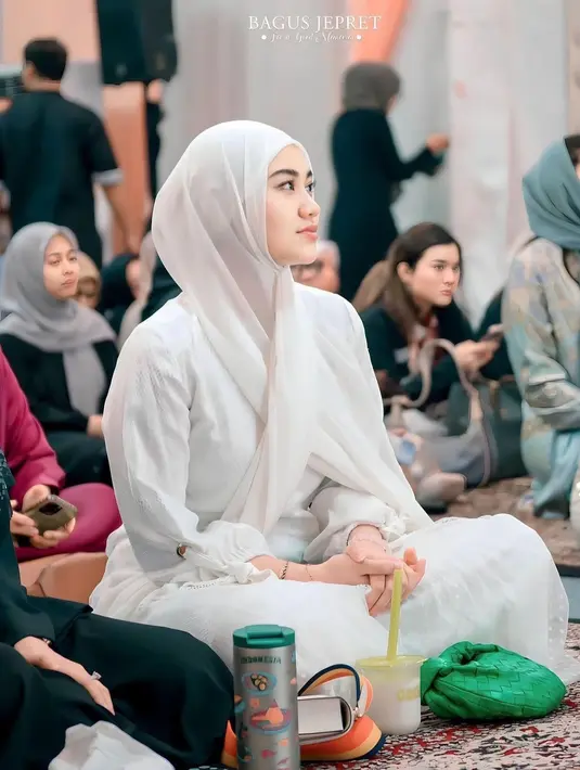 Melalui media sosial pribadinya, Aaliyah membagikan beberapa potretnya saat menghadiri acara tersebut. [instagram/aaliyah.massaid]