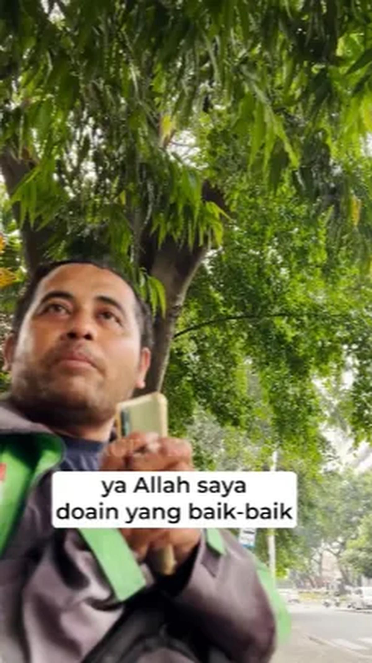 "Ya Allah saya doain yang baik-baik buat mbak. Semoga rezekinya lancar," ujar driver ini mendoakan kebaikan hatinya.<br>