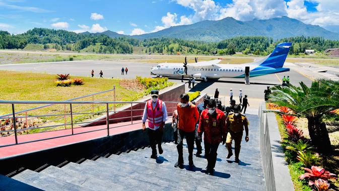 Diresmikan Jokowi Bandara Toraja Dibangun Dengan Memangkas 3 Bukit Bisnis Liputan6 Com