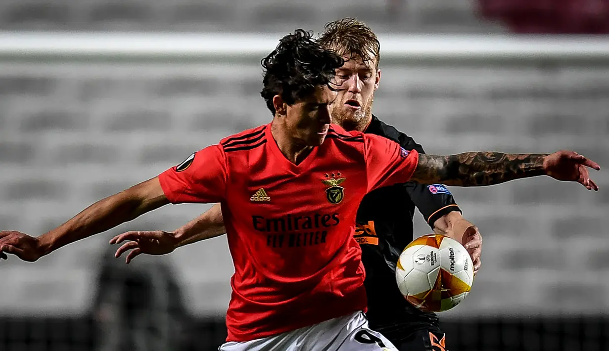 2. Darwin Nunez (21 tahun/ Benfica, Portugal) - Striker berkebangsaan Uruguay ini sudah membuat satu kali hattrick, yaitu saat menang atas Lech Poznan 4-2 (22/10/2020). (AFP/Patricia De Melo Moreira)