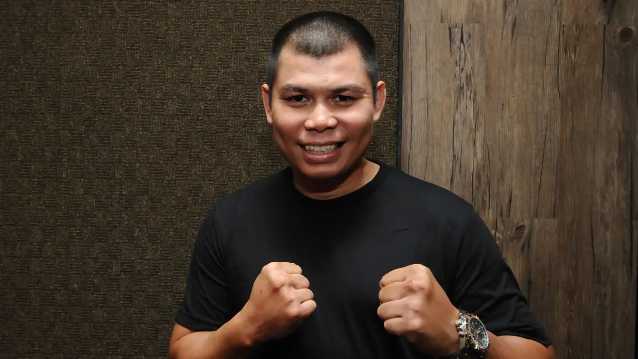 Chris John mantan juara dunia tinju asal Indonesia memberi dukungan kepada Daud 'Cino' Yordan