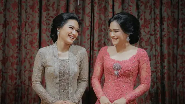 7 Potret Twindy Rarasati Saat Kenakan Kebaya, Cantik Menawan dengan Sanggul