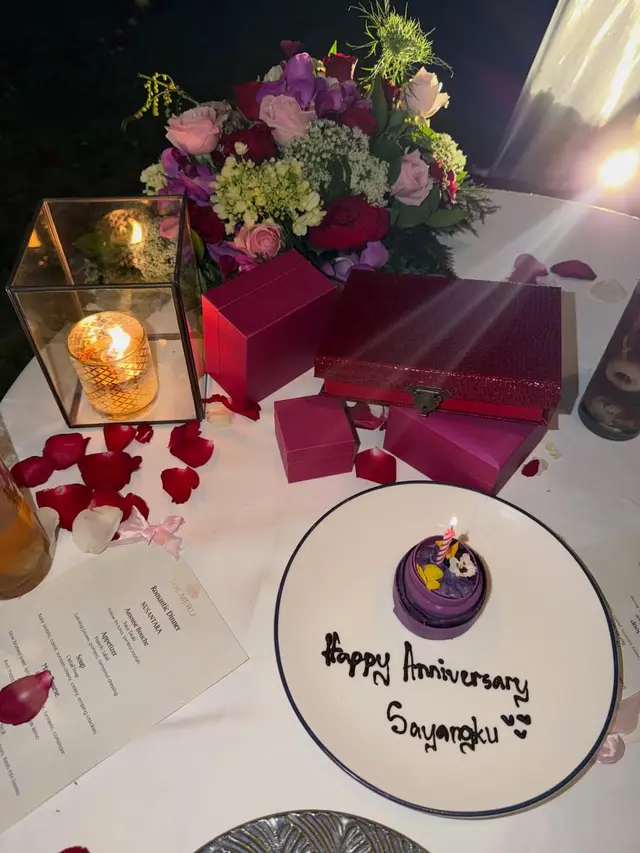 Potret Dekorasi Anniversary Pernikahan ke-5 Atta Aurel