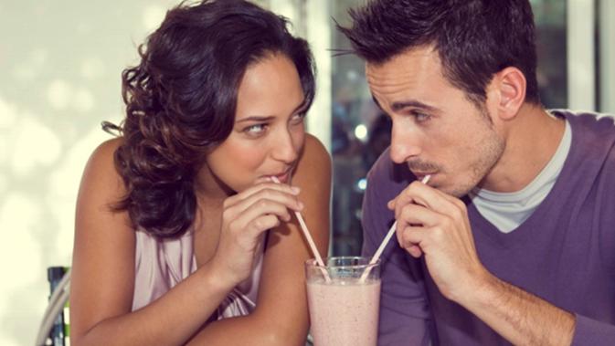 Alasan Pria Masih Flirting Padahal Sudah Punya Kekasih Lifestyle Fimela Com