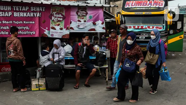Suasana Arus Balik Lebaran 2023 di Terminal Lebak Bulus