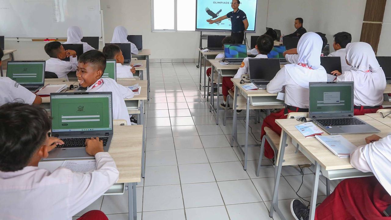 FOTO: Hari Pertama Penuh Semangat di Sekolah Rakyat