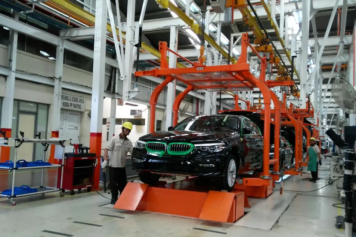 Perakitan BMW Seri 5.