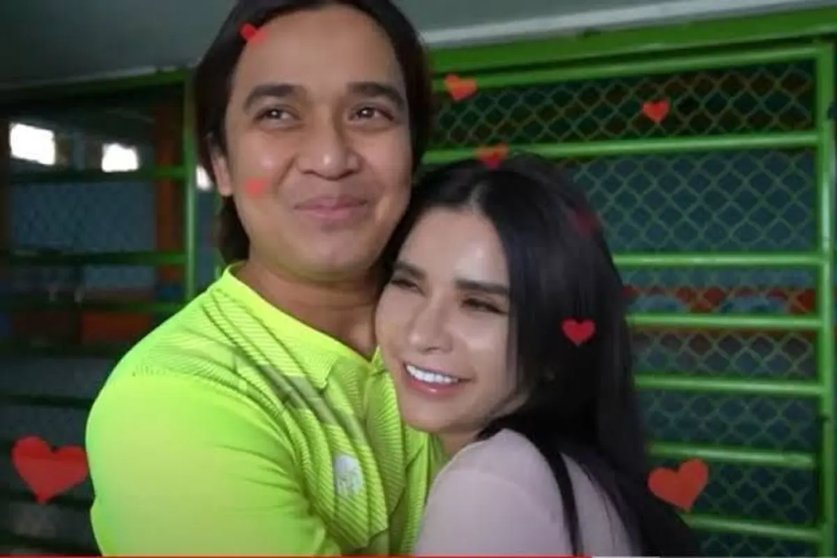 Dikabarkan Pacaran, Ini 6 Potret Kebersamaan Billy Syahputra dan Maria Vania