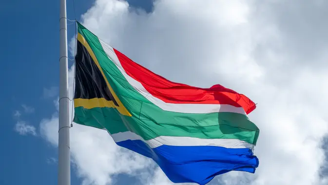 Ilustrasi bendera negara Afrika Selatan. (Photo by Den Harrson on Unsplash)