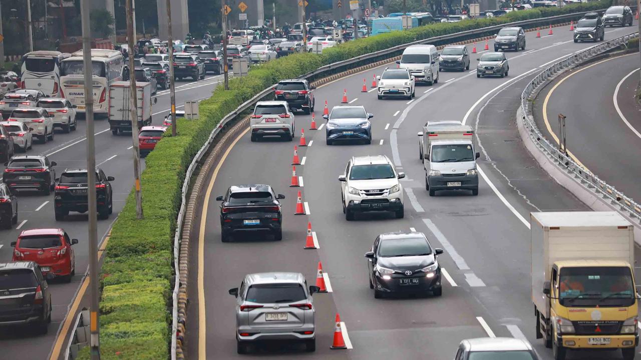 FOTO: Jakarta Kembali Macet di Hari Pertama Kerja dan Sekolah 2026