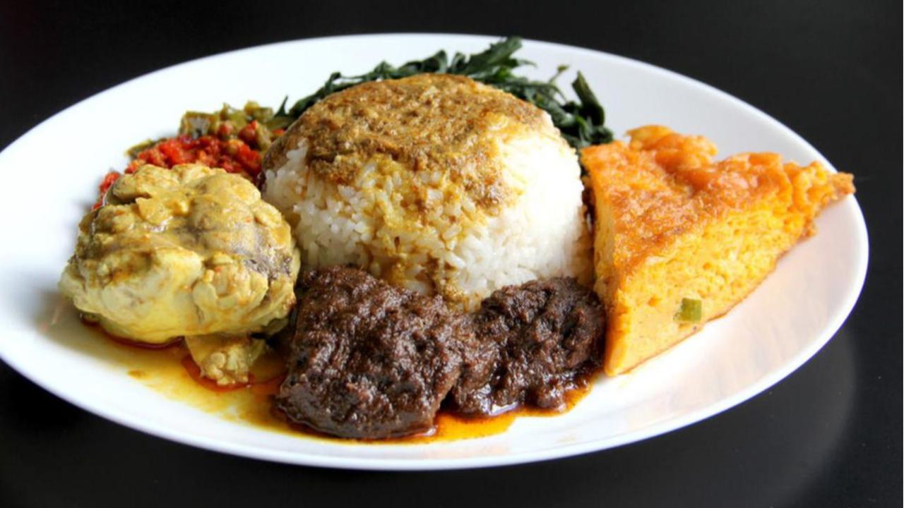 Mengungkap Perbedaan Esensial Antara Rendang dan Kalio, Bagian Terenak dari Nasi Padang