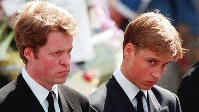 Earl Spencer dan Pangeran William saat menghadiri prosesi pemakaman Putri Diana