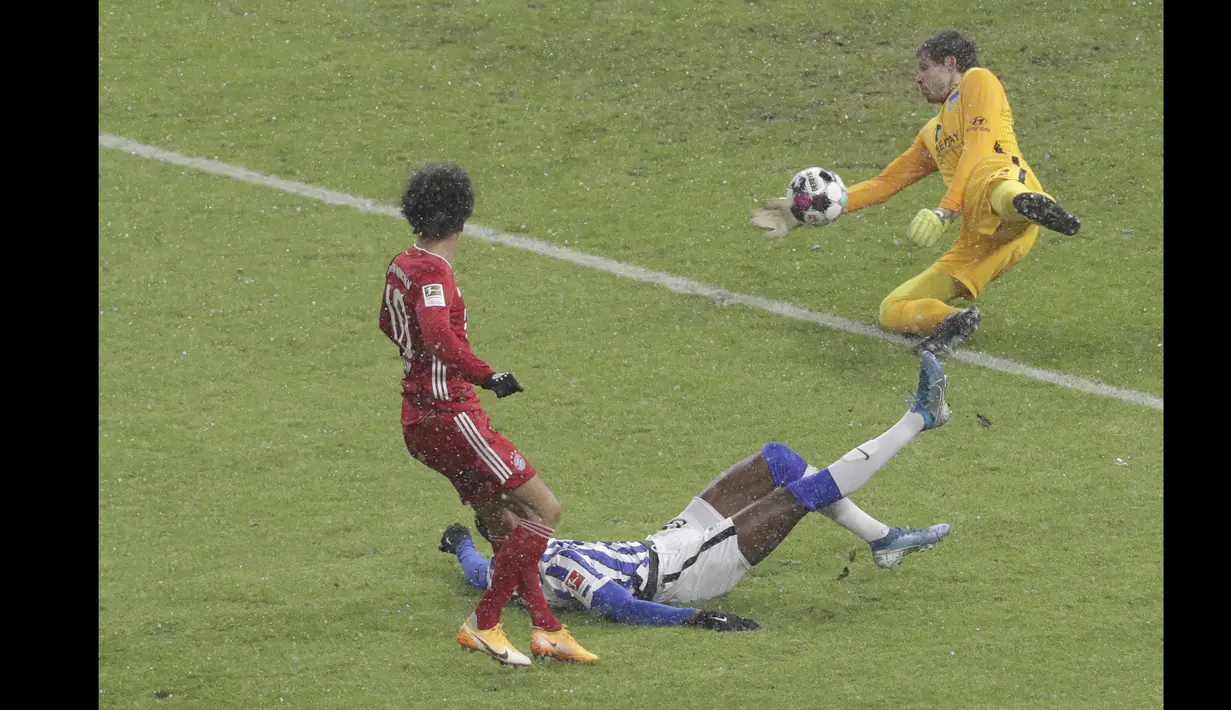 Lagi-lagi Jarstein melakukan penyelamatan setelah menggagalkan tendangan Kingsley Coman. (Foto: AP/Pool/Michael Sohn)