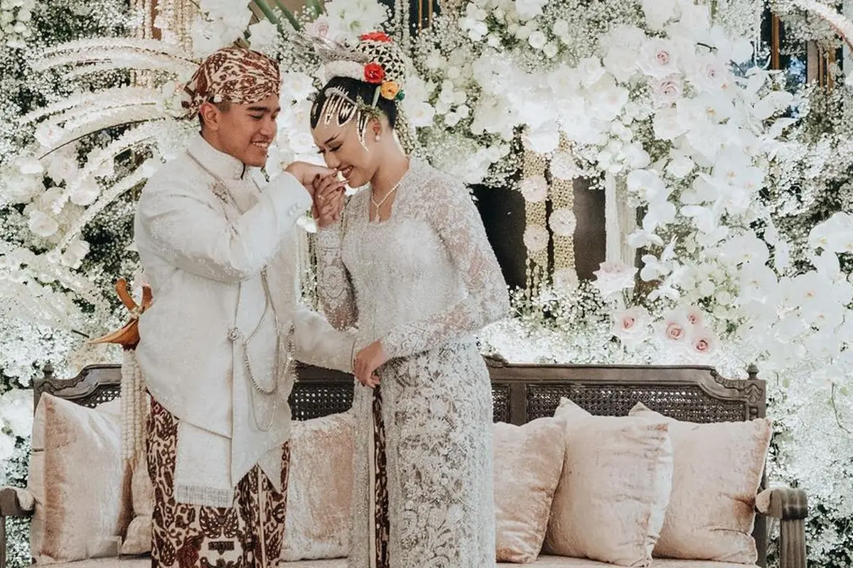 Kaesang ajak Erina makan dipinggir jalan