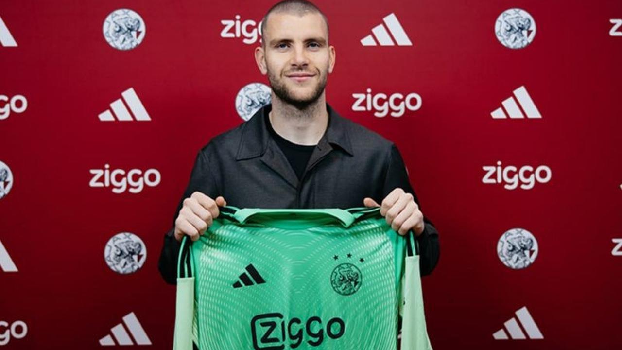 Maarten Paes Resmi Bergabung dengan Ajax Amsterdam, Perkuat Lini Pertahanan Raksasa Belanda