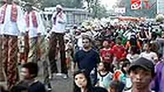 Pawai kebudayaan Betawi digelar jalanan Ibukota dalam rangka memeriahkan HUT ke-483 Jakarta. Pawai menampilkan ondel-ondel, barongsai, andong, dan pesilat Betawi.