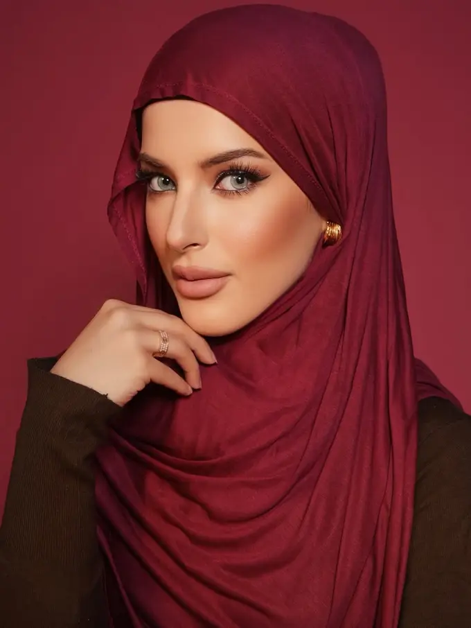 Pesona Tasya Farasya dalam Balutan Bronze Makeup Look Saat Berhijab, Inspirasi Elegan untuk Para Hijabers