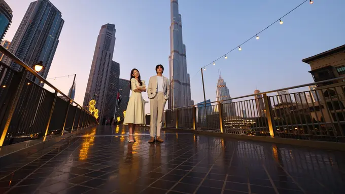 6 Potret Reuni Park Shin-hye dan Park Hyun-sik Jadi Wajah Kampanye Global Dubai, Bestie Tampil Kompak