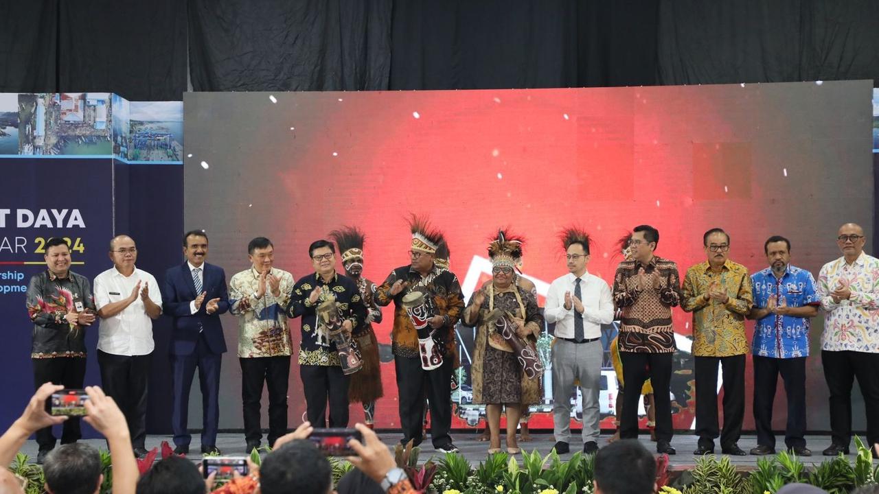 Wamendagri Ribka Haluk di acara Papua Barat Daya Investment Year 2024 di Smesco