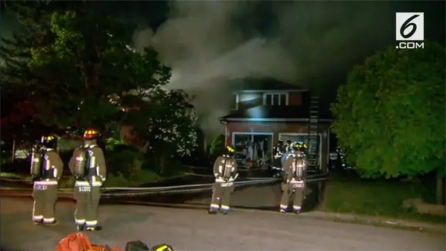 Sebuah rumah di Toronto terbakar dan menewaskan seorang mahasiswa berumur 18 tahun. Polisi masih menyelidiki penyebab kebakaran.