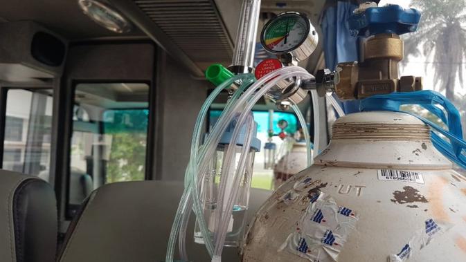 Mobil Oksigen berikan layanan udara bersih bagi warga Kalimantan Tengah yang terdampak kabut asap kebakaran hutan dan lahan (karhutla). (Dok Biro Komunikasi dan Pelayanan Masyarakat Kementerian Kesehatan RI)