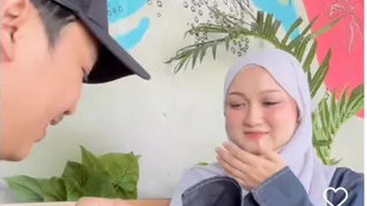 Komika Ate Lamar Kekasihnya Allysa Fatkhia, Berawal dari Roasting Berujung Will You Marry Me