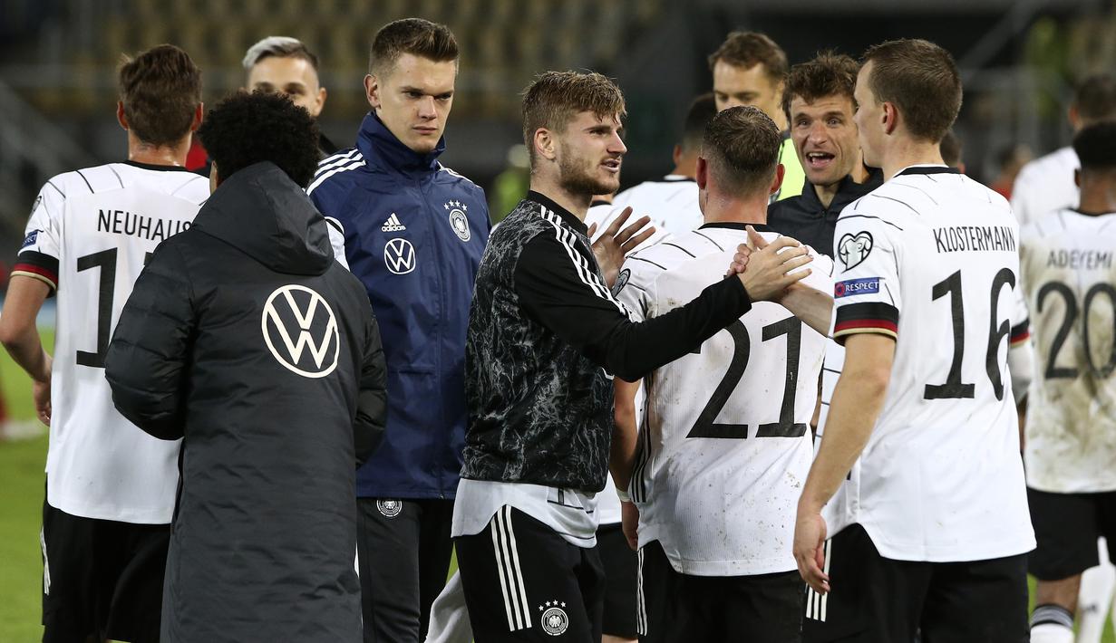Skor 4-0 bertahan hingga laga usai. (AP/Boris Grdanoski)
