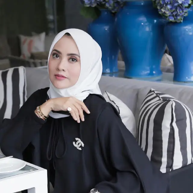 6 Potret Terbaru Elma Theana, Makin Cantik di Usia 45 Tahun