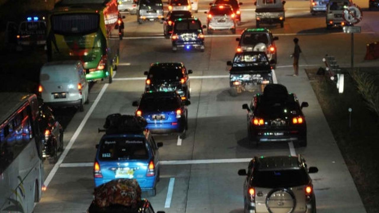 Gerbang Tol Palimanan macet hingga 10 km