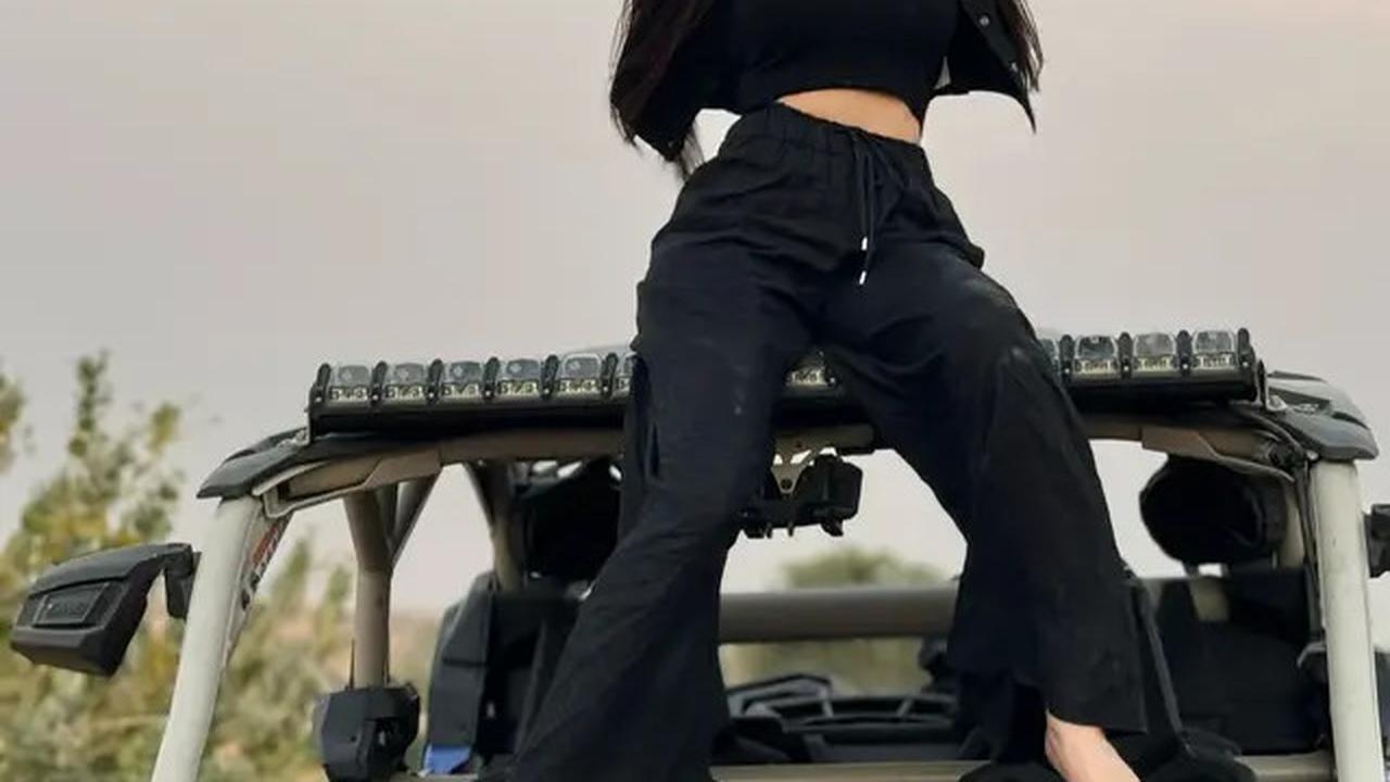 7 Poret Angel Karamoy Jajal Offroad di Padang Pasir Dubai, Dapat Saudara Baru