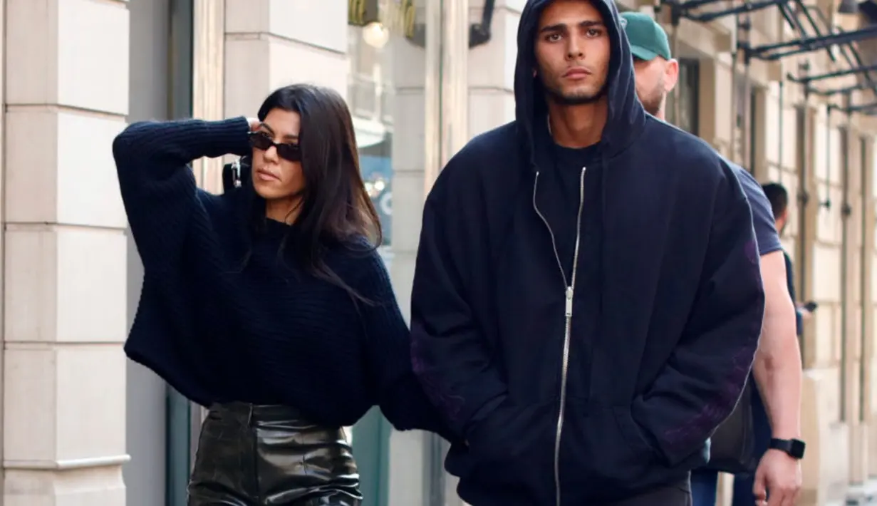 Dilansir dari HollywoodLife, seorang sumber membocorkan alasan keduanya memutuskan untuk berpisah. (wmagazine.com)