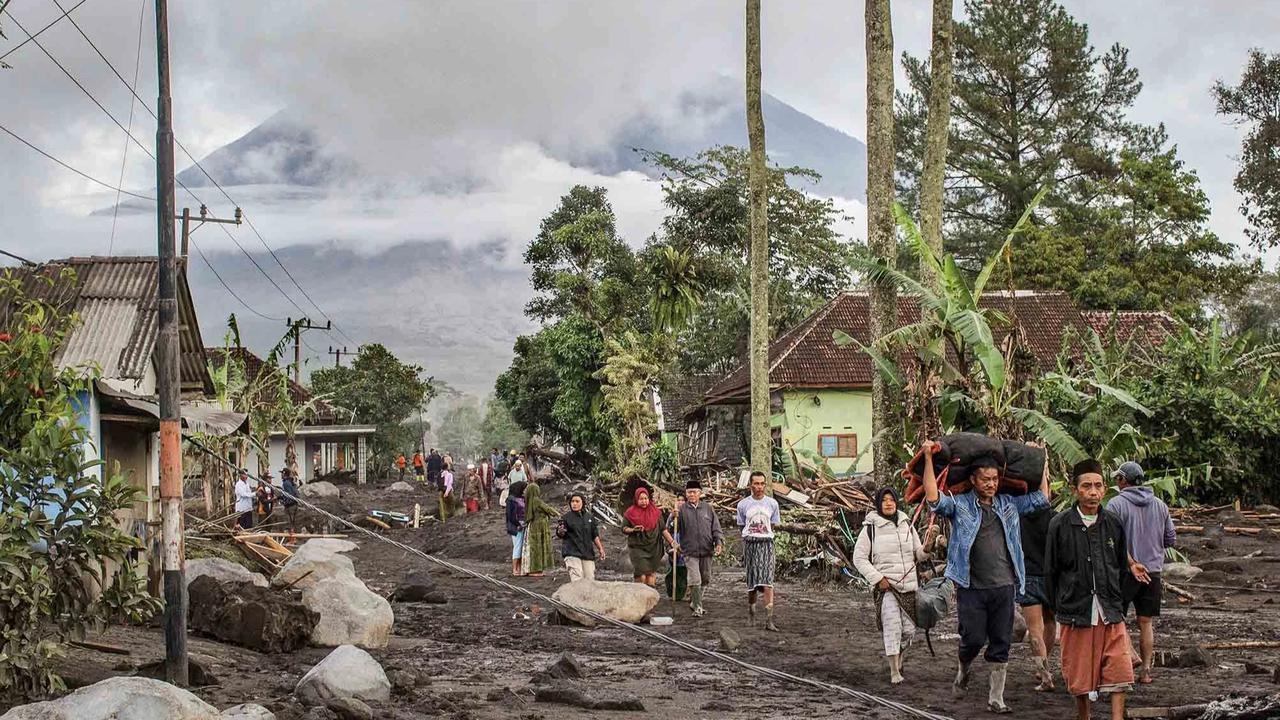 FOTO: Dampak Erupsi Semeru, Permukiman di Supiturang Lumajang Porak-Poranda