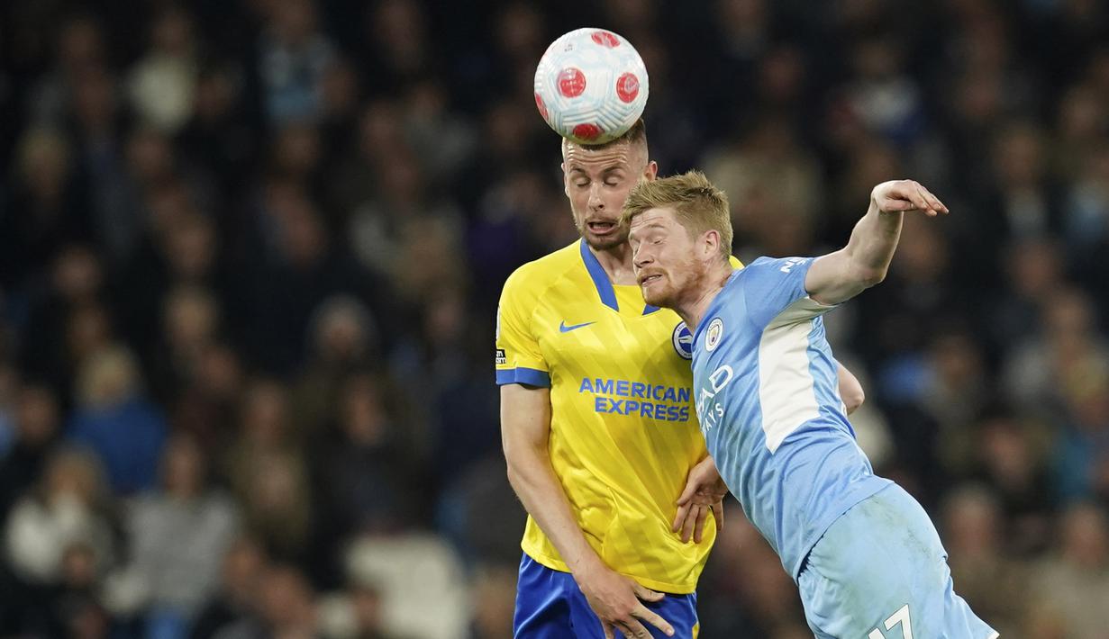 Bermain di Etihad Stadium, anak asuh Pep Guardiola sempat kesulitan menghadapi pertahanan tangguh Brighton. Tim tamu bertahan dengan rapi untuk memaksakan skor 0-0 di 45 pertama. (AP/Dave Thompson)