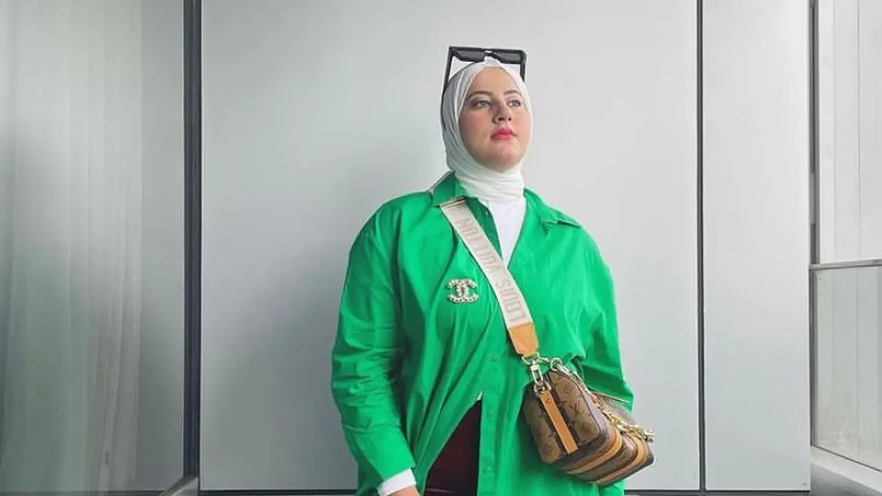 9 Gaya Tasyi Athasyia Pakai Outfit Cewek Kue hingga Cewek Mamba, Bisa Jadi Inspirasi Hijabers