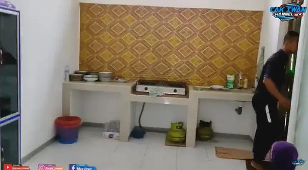 7 Potret Dapur Sederhana Rumah Pratama Arhan di Blora, Ada Tungku Kayu Khas Tempo Dulu