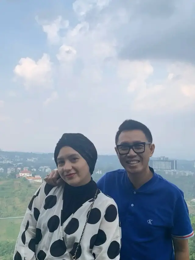 [Fimela] Eko Patrio dan Viona Rosalina
