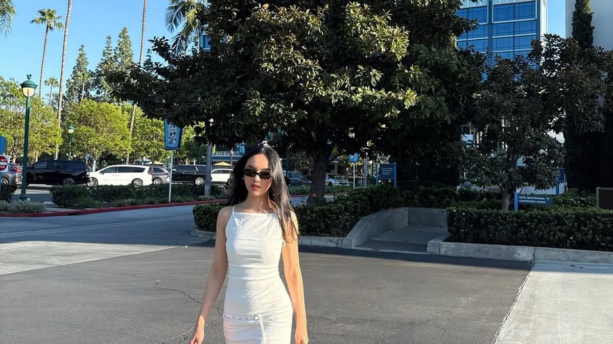 Slim Fit Dress hingga Wide Leg Jeans, Gaya Effortless Lyodra Ginting Saat Liburan di Las Vegas Curian Perhatian